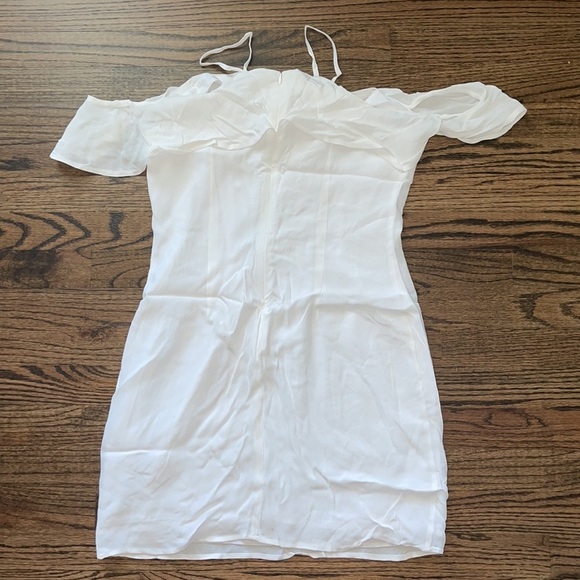 BB Dakota Kaless White Off The Shoulder Sunmer Dress - Picture 14 of 14